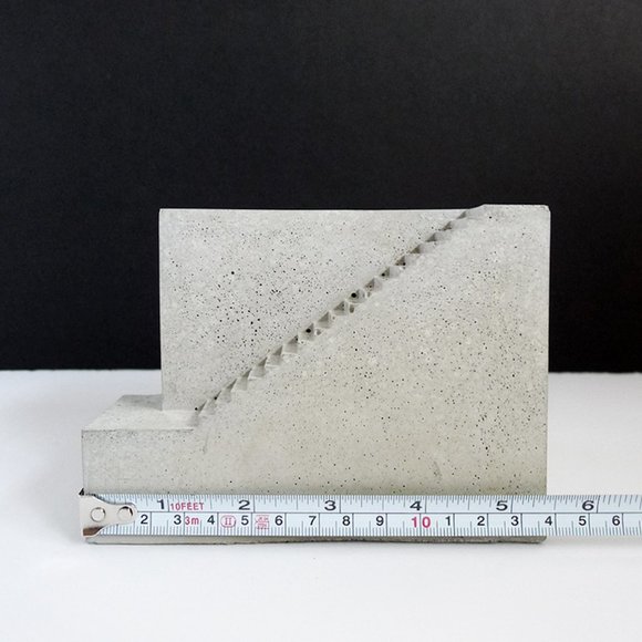 NEW ARCHITECTURE Stairs Structure Modern Industrial Minimalist CONCRETE PLANTER - Picture 8 of 8